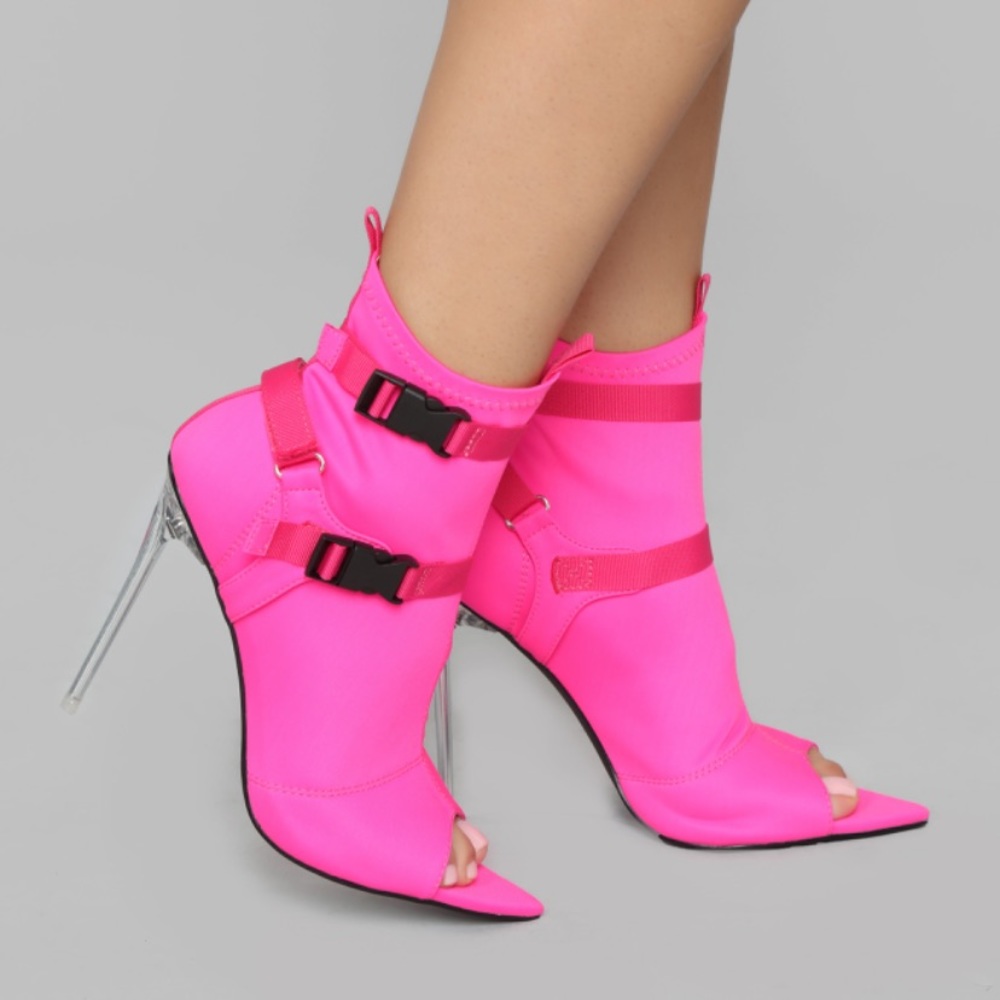 Fashion Nova: Talk That Talk Pink Bootie
